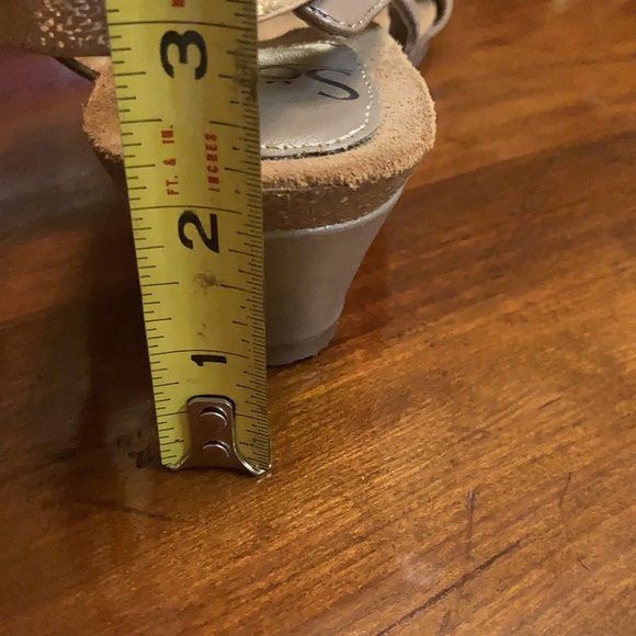 Sofft Tan and Rose gold Leather Wedge Sandals - Picture 13 of 13